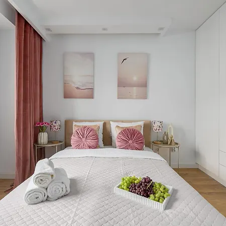 Lumina I 3-room With Balcony I Near Mall Arkadia Apartamento